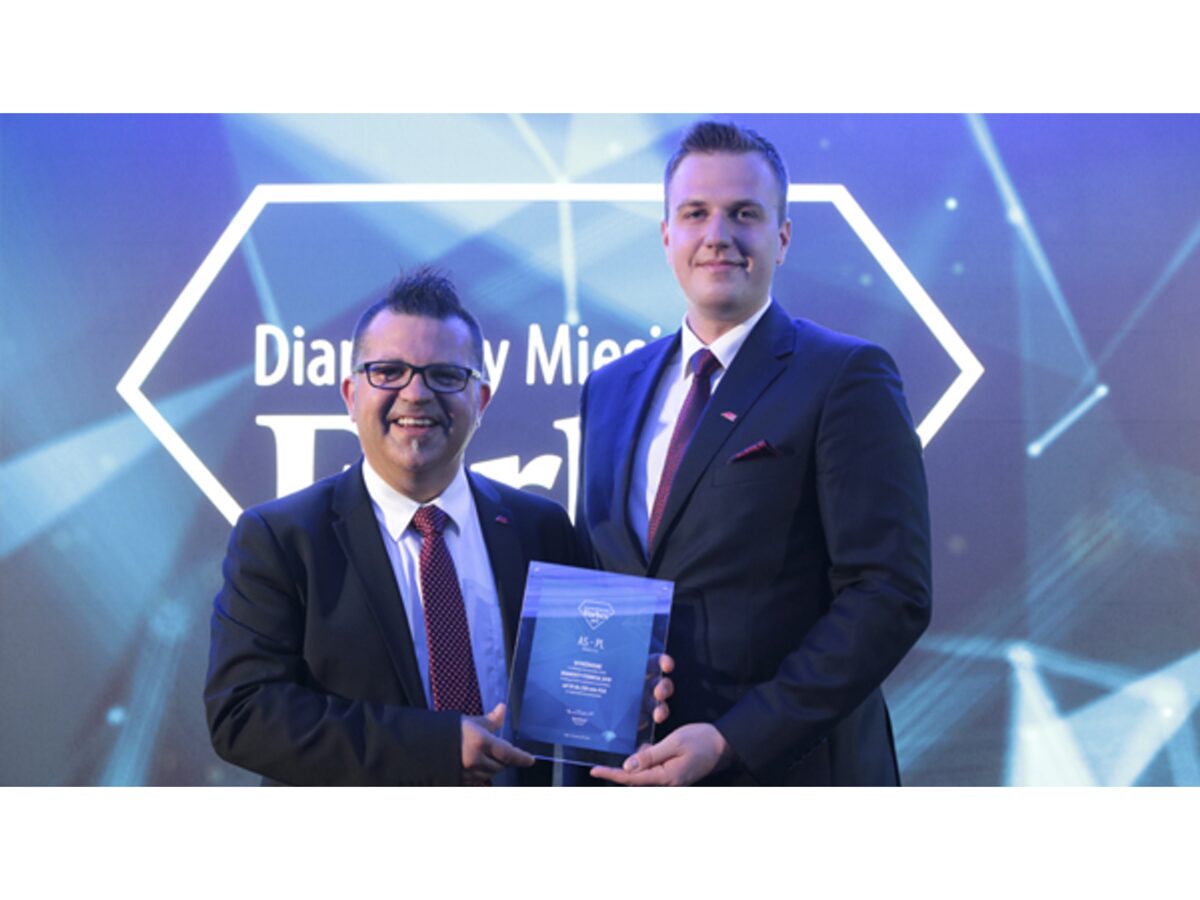 AS-PL collects its award at the “Diamenty Forbesa” gala